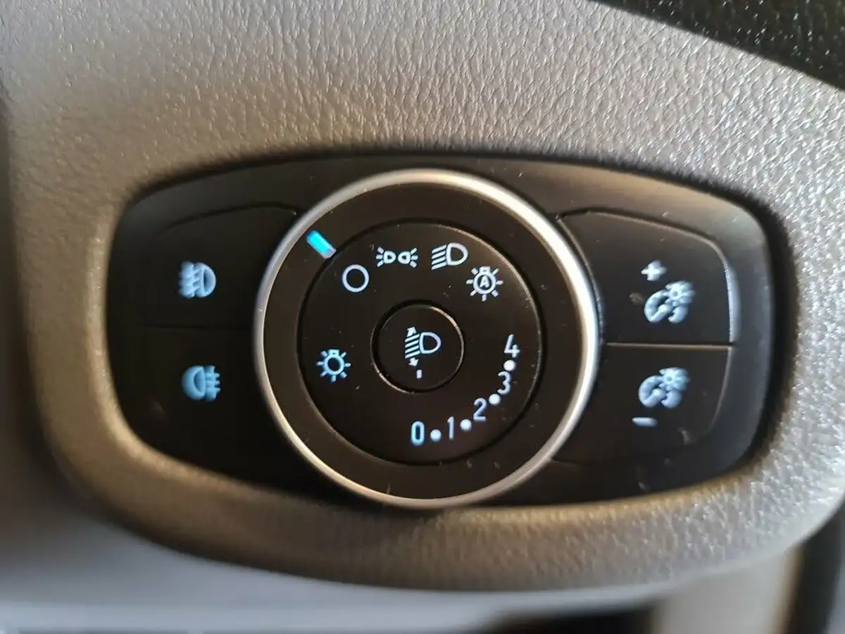 2022-ford-transit-connect-big-23