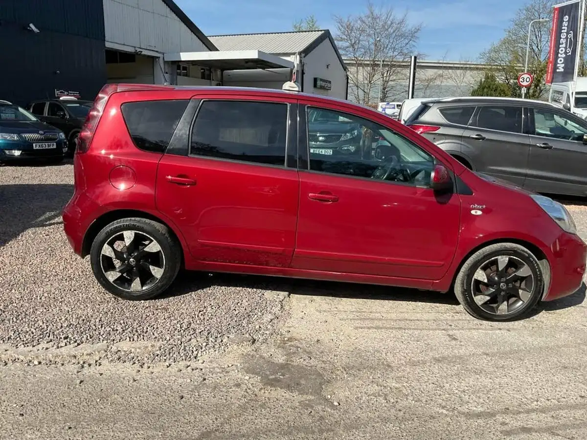 2012-nissan-note-15td-n-tec-big-52