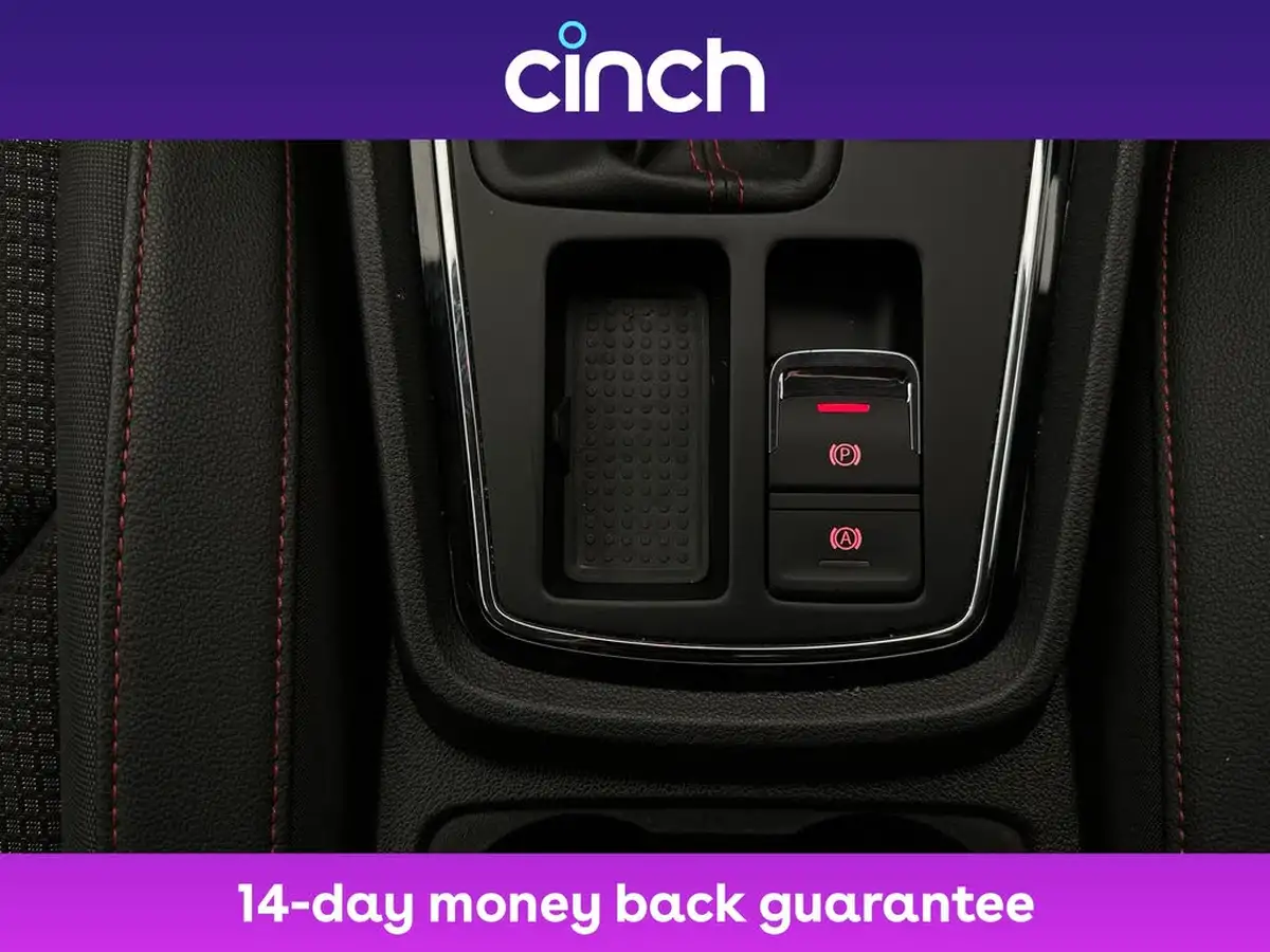 2019-seat-leon-20-tsi-fr-hatchback-big-24