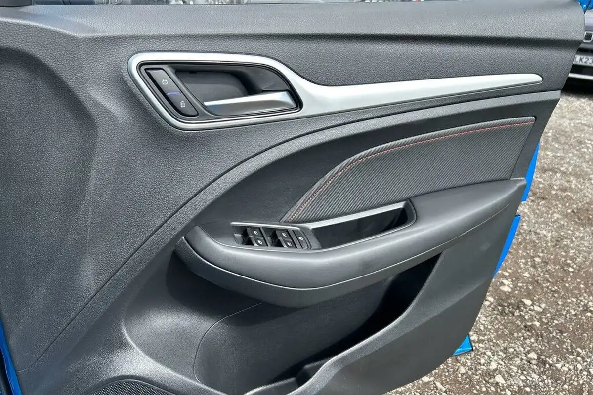 2024-mg-zs-suv-10t-gdi-exclusive-big-27