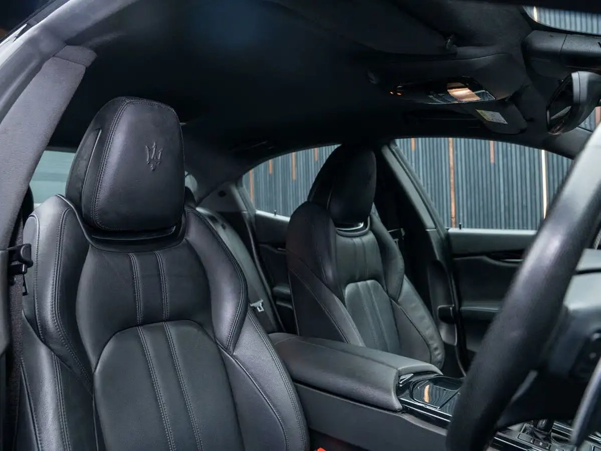 2021-maserati-ghibli-20-big-23
