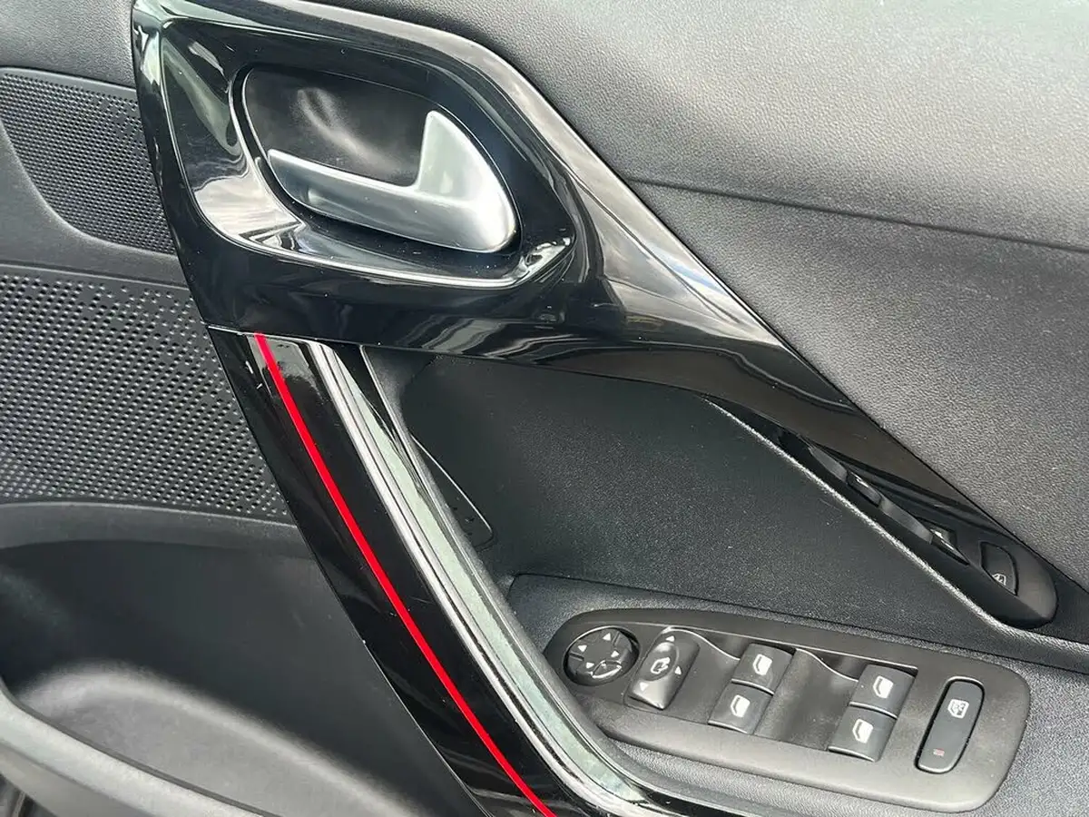 2018-peugeot-2008-suv-12-puretech-gt-line-110bhp-big-30