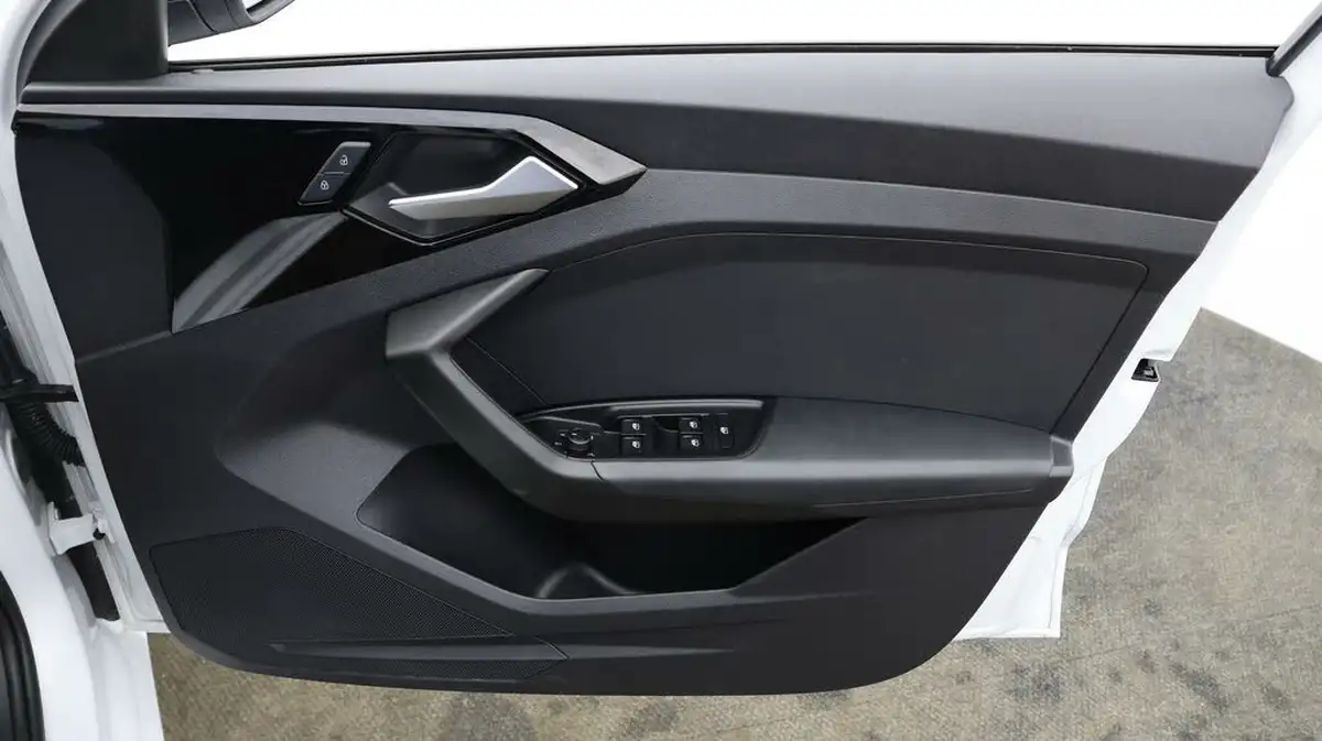 2022-audi-a1-10-25-tfsi-technik-big-14