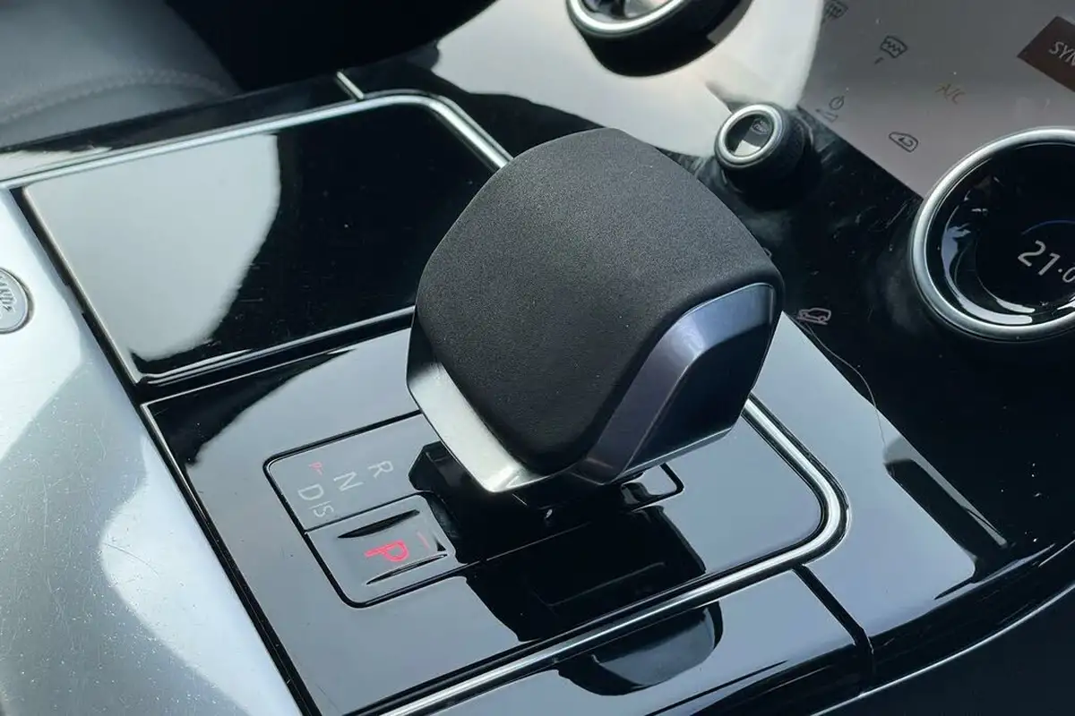 2021-land-rover-range-rover-velar-20-d200-r-dynamic-s-big-45