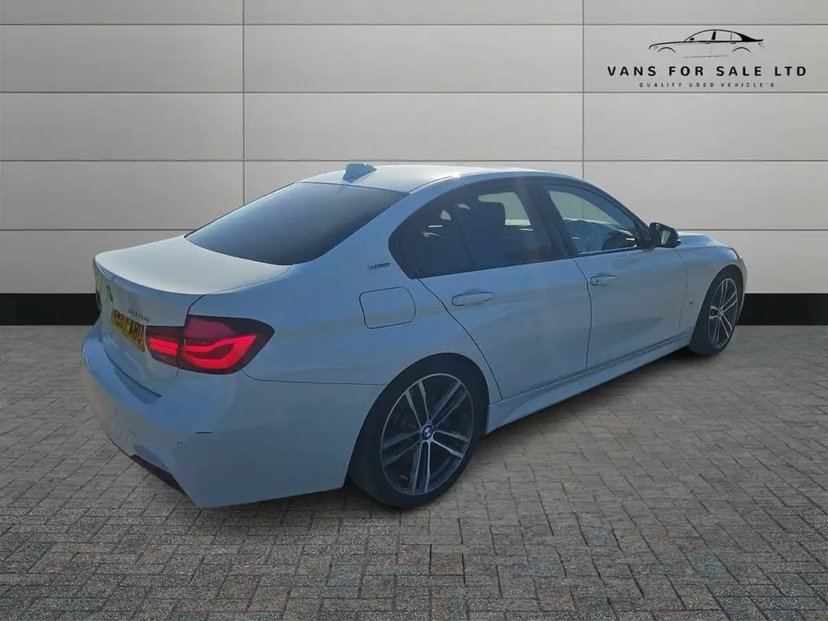 2017-bmw-3-series-20-330e-m-sport-shadow-edition-big-5
