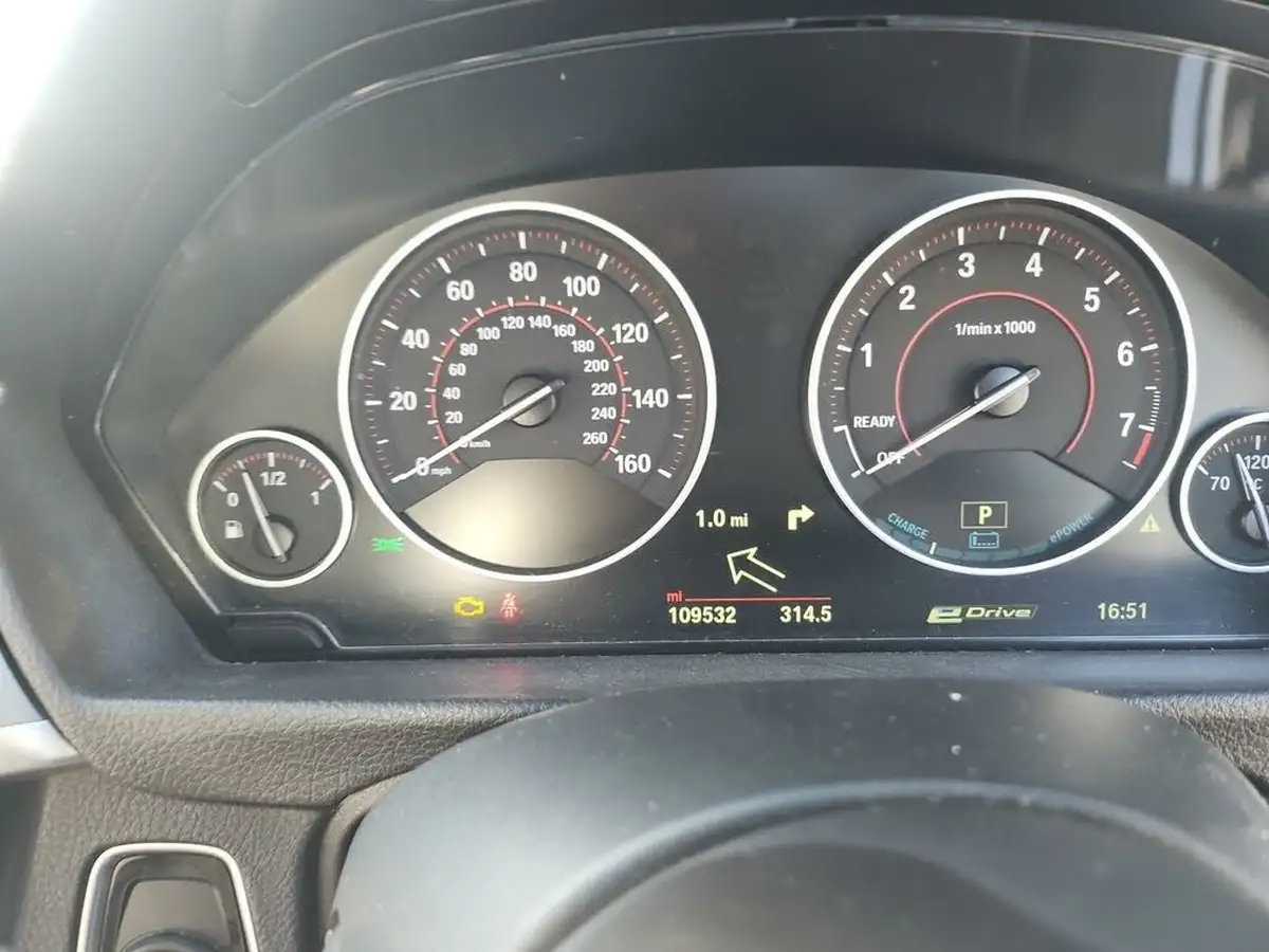 2017-bmw-3-series-20-330e-m-sport-shadow-edition-big-29