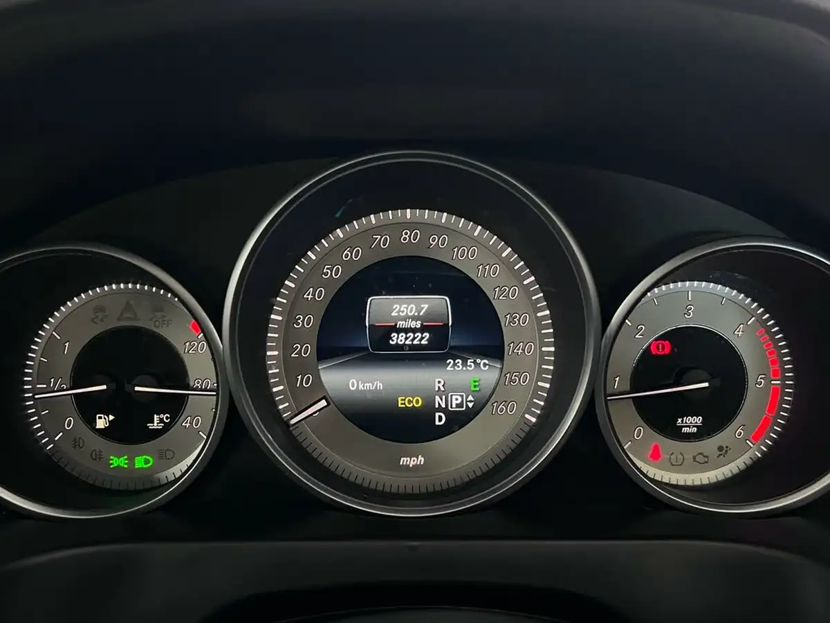 2016-mercedes-benz-e-class-21cdi-e220-amg-line-premiumss-cabriolet-big-20