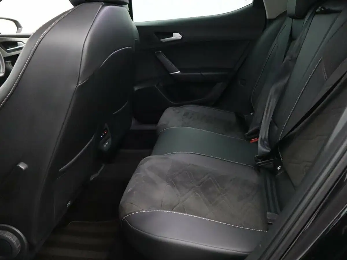 2021-seat-leon-14-e-hybrid-xcellence-hatchback-big-26