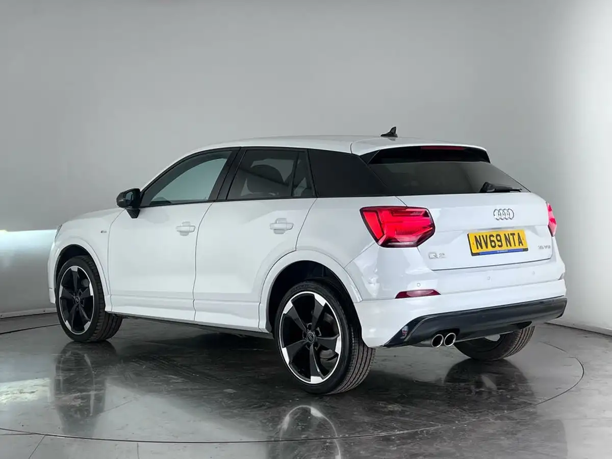 2020-audi-q2-15-35-tfsi-black-edition-1495cc-s-tronic-big-2