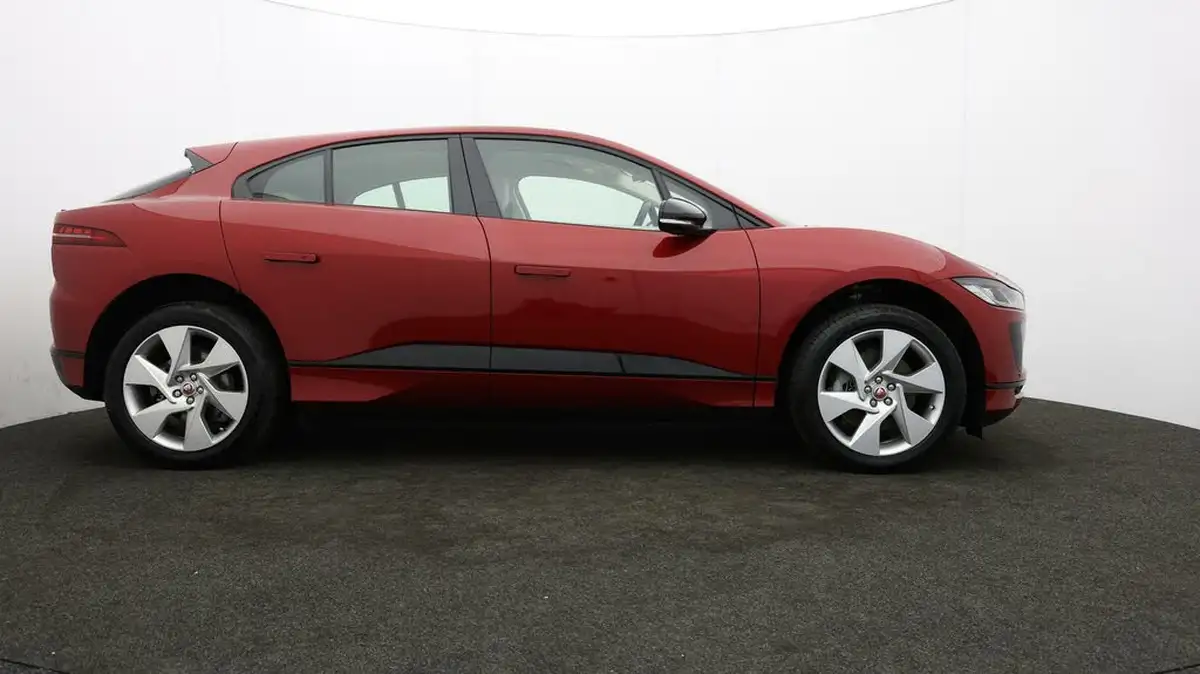 2022-jaguar-i-pace-ev400-se-big-31