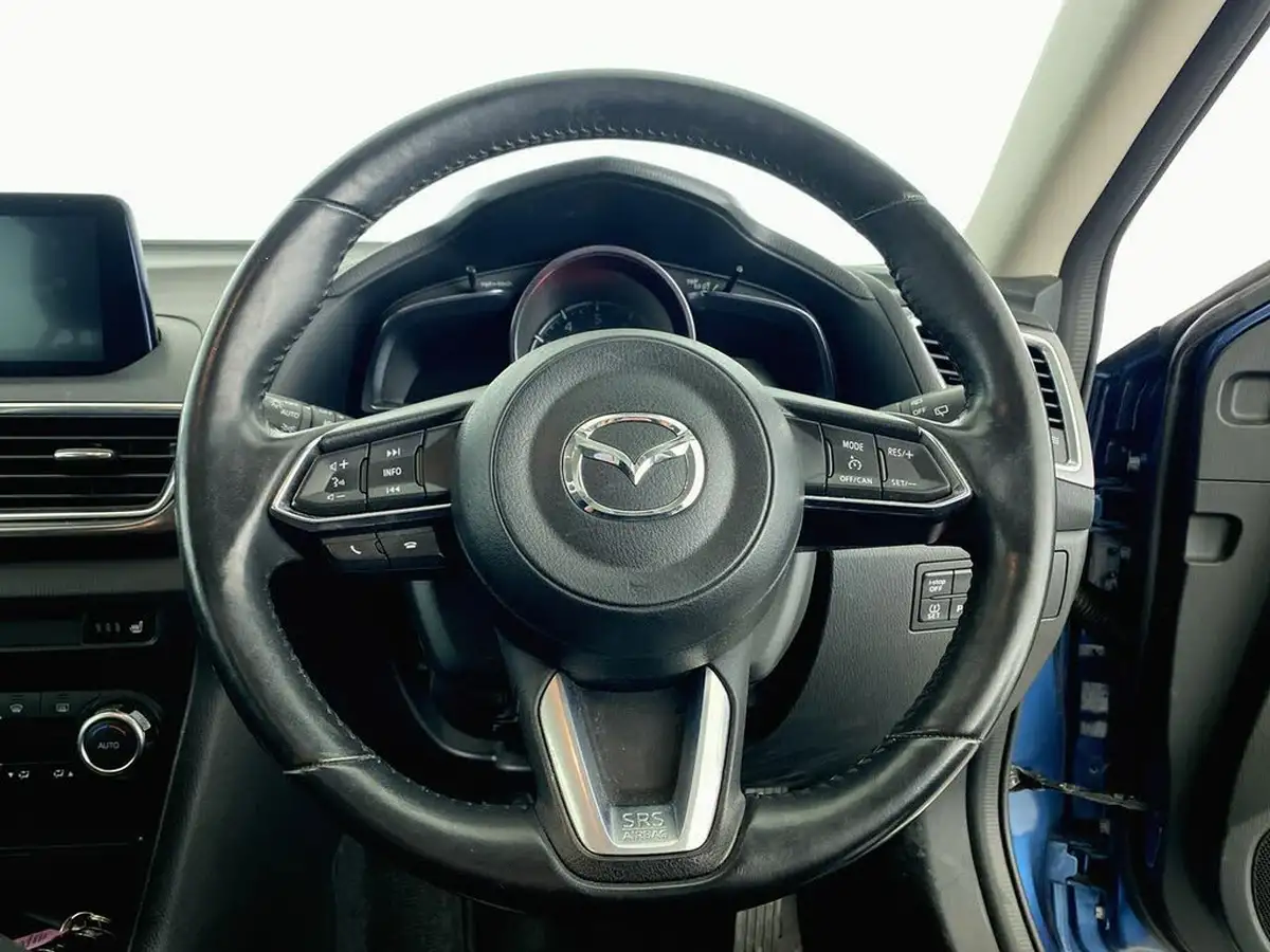2017-mazda-mazda3-20-sport-nav-120ps-hatchback-5d-big-15