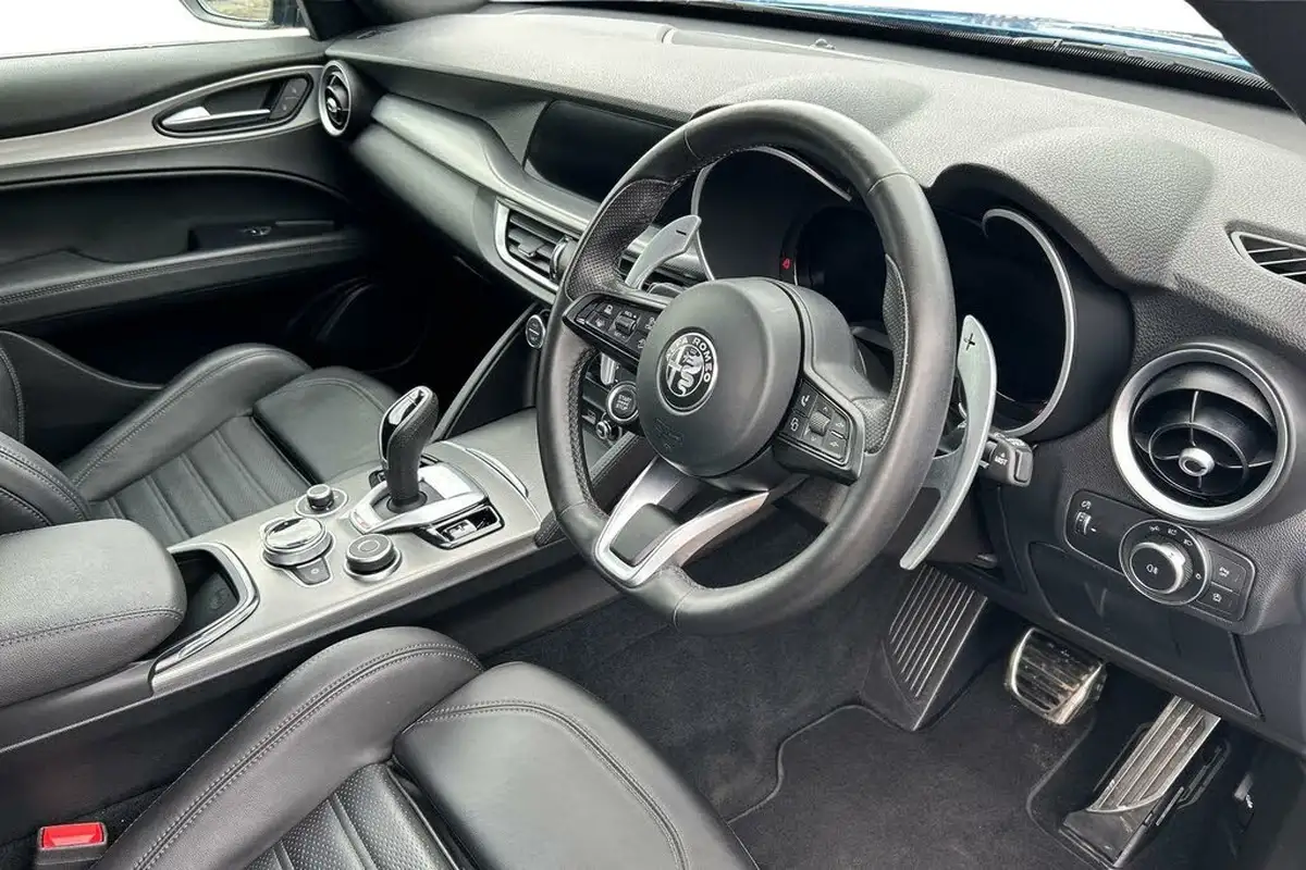 2023-alfa-romeo-stelvio-20-veloce-big-6