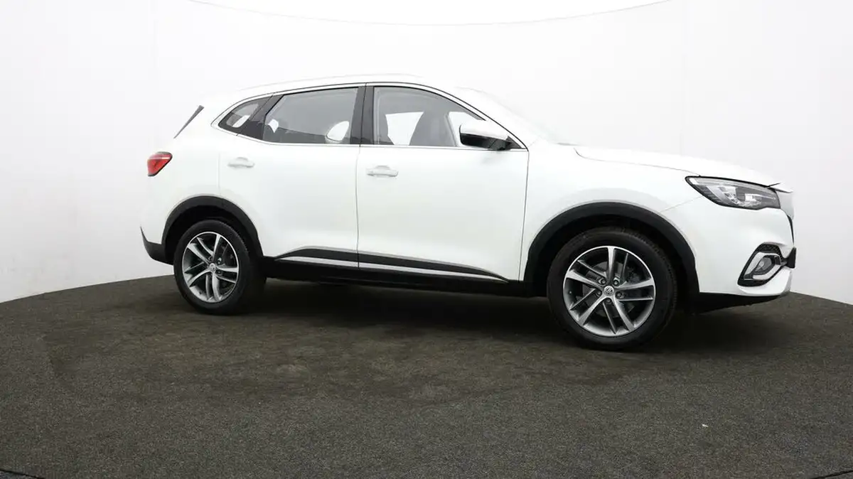 2022-mg-hs-15t-gdi-exclusive-162ps-dct-big-35