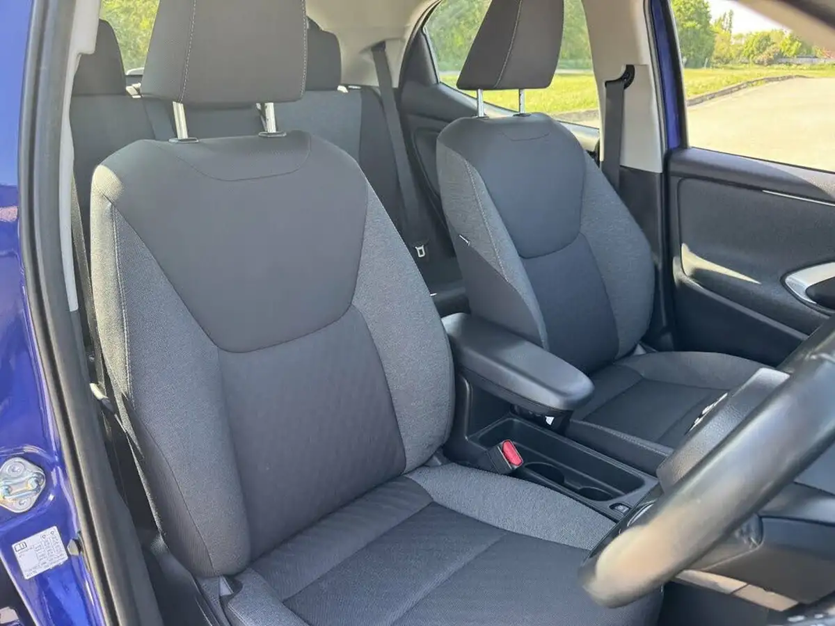 2021-toyota-yaris-15-vvt-i-icon-114bhp-hybrid-1490cc-e-cvt-big-11