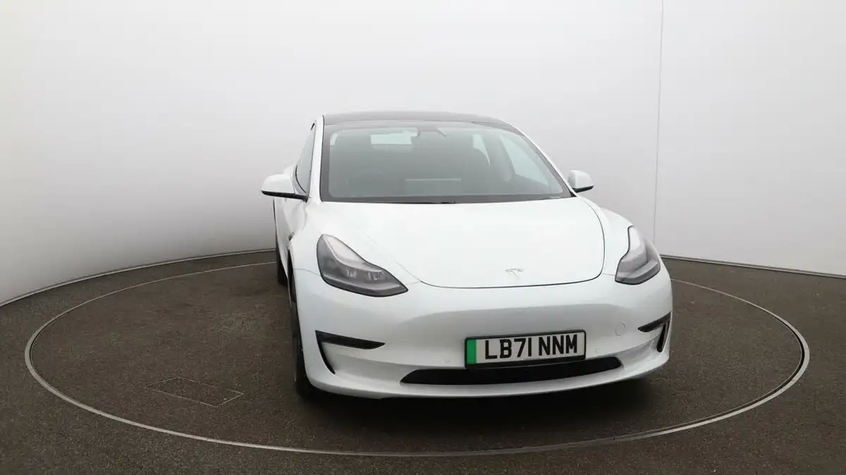 2021-tesla-model-3-e-long-range-awd-big-32