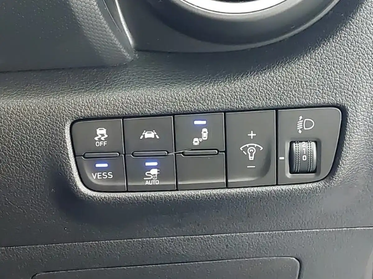 2020-hyundai-kona-e-premium-204ps-big-16