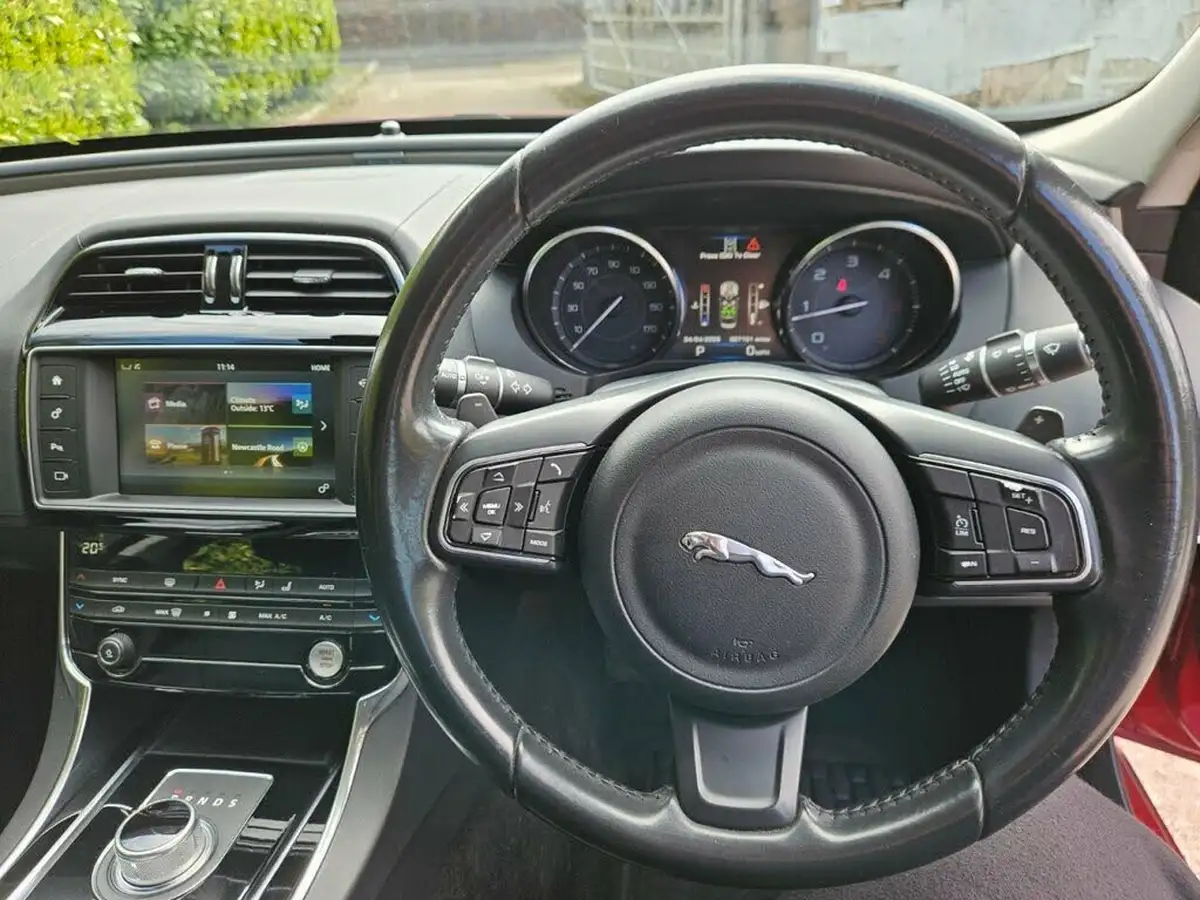 2015-jaguar-xe-20td-portfolio-163ps-auto-big-20