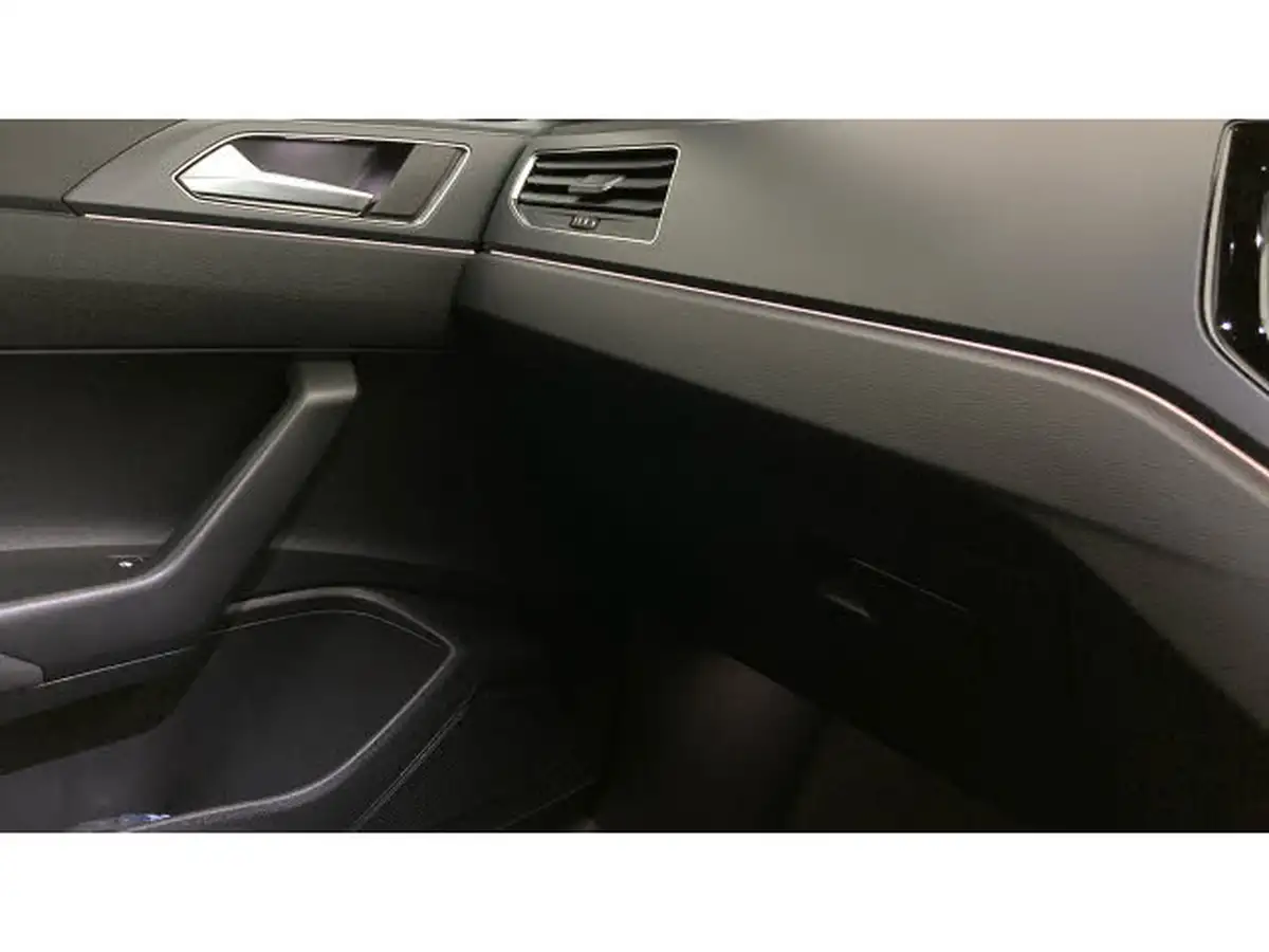 2025-volkswagen-taigo-10-tsi-r-line-dsg-big-32