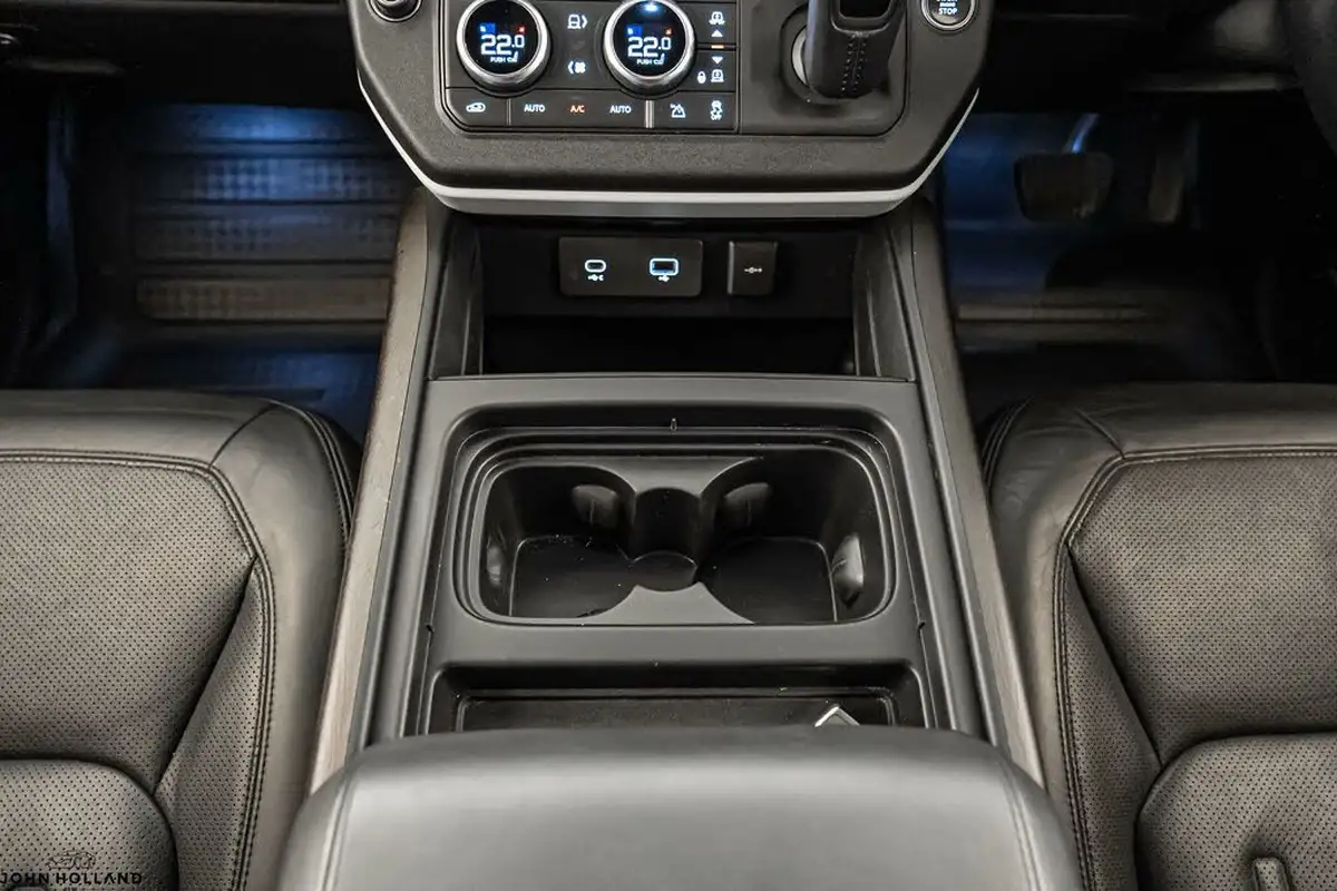2021-land-rover-110-defender-30-d300-hard-top-hse-110-big-20
