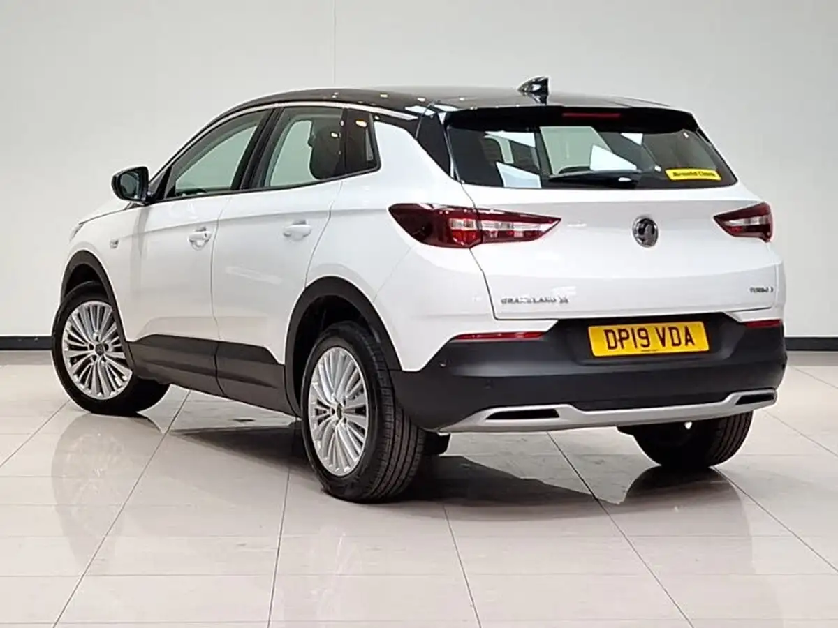 2019-vauxhall-grandland-x-15td-sport-nav-big-1
