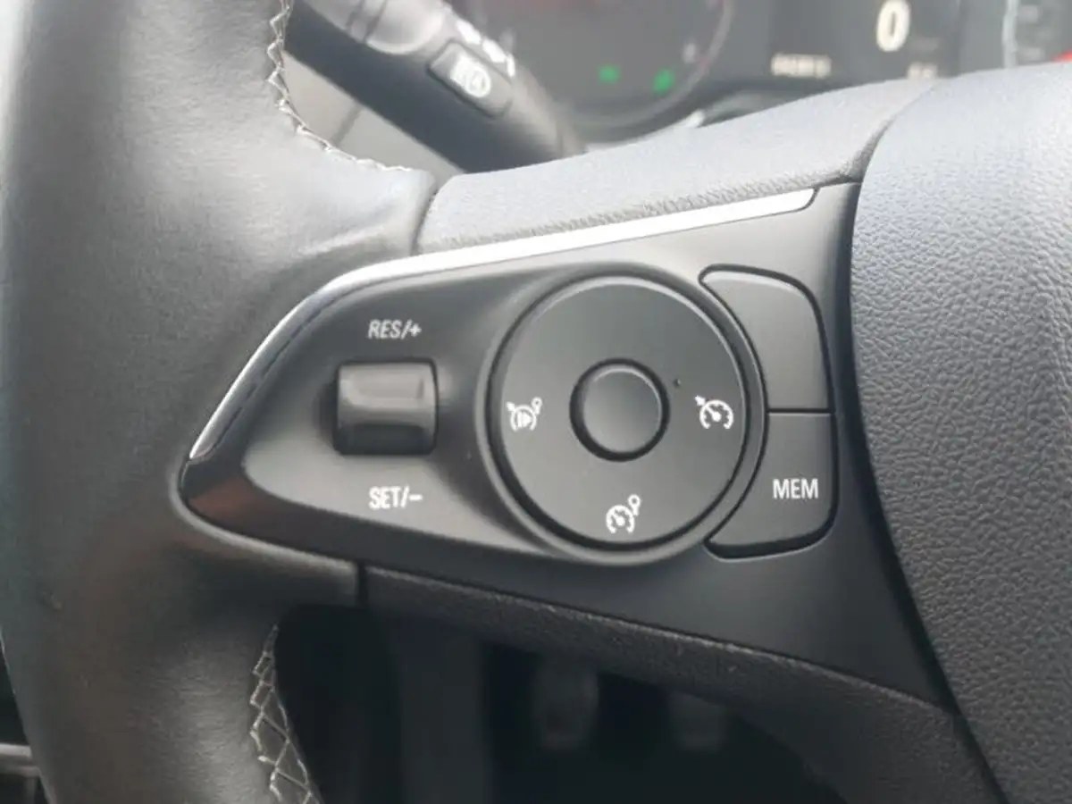 2019-vauxhall-grandland-x-12-business-edition-nav-big-17