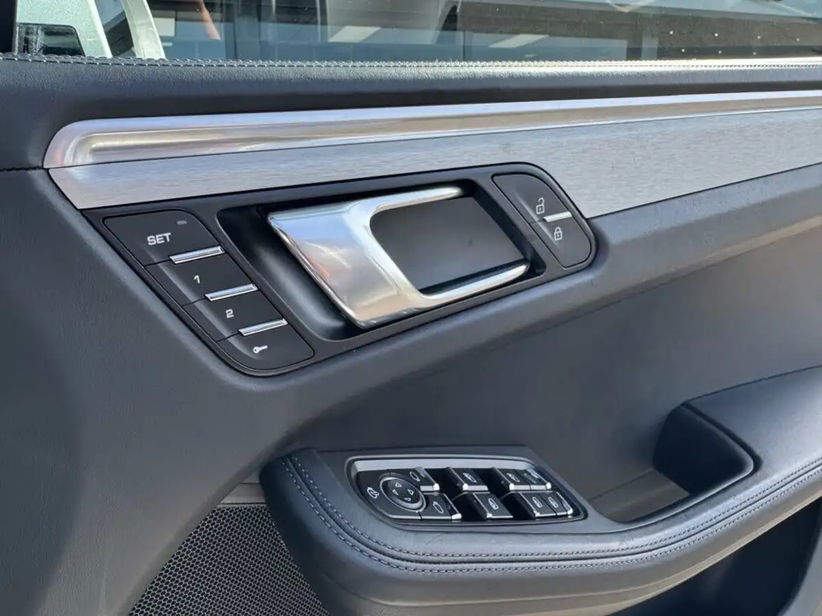 2019-porsche-macan-29-v6-turbo-big-32