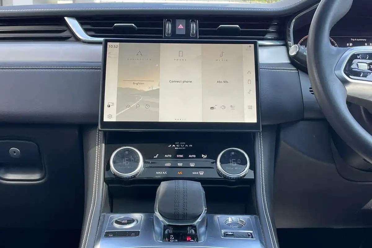 2023-jaguar-f-pace-20-d200-r-dynamic-se-black-big-39