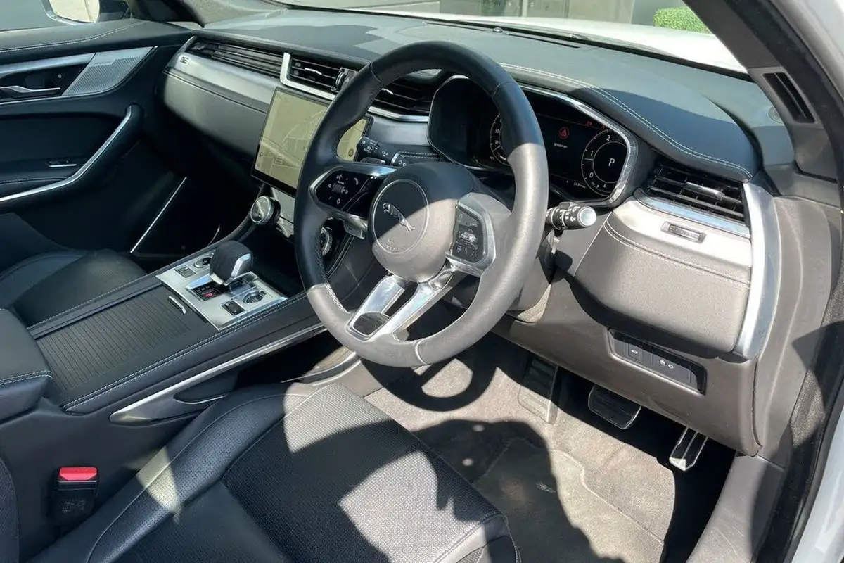 2023-jaguar-f-pace-20-d200-r-dynamic-se-black-big-16