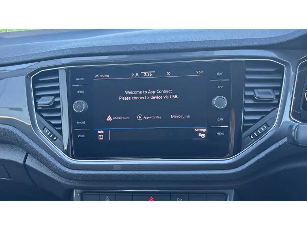 2021-volkswagen-t-roc-20-tsi-sel-big-23