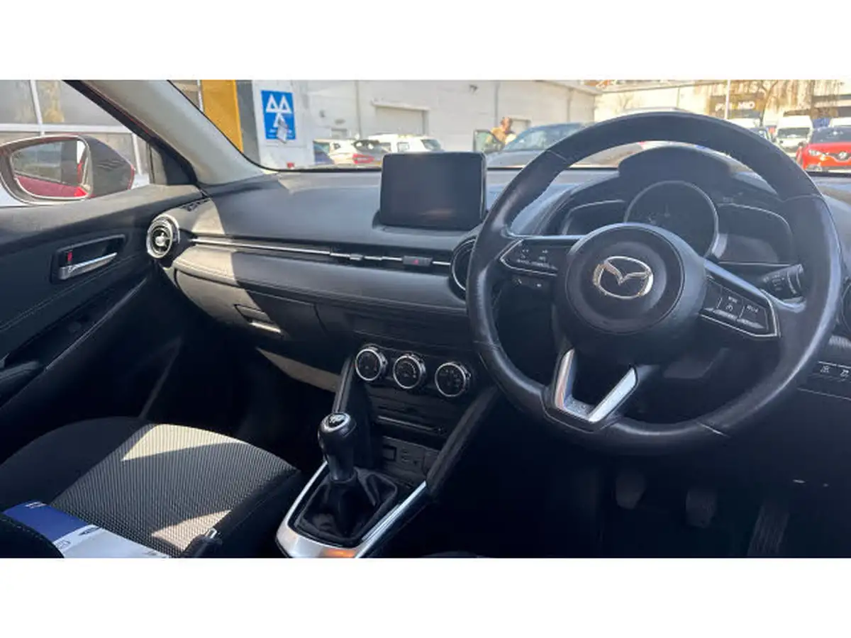 2019-mazda-mazda2-15-sport-nav-big-10