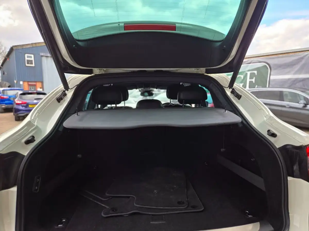 2019-maserati-levante-30-granlusso-big-40