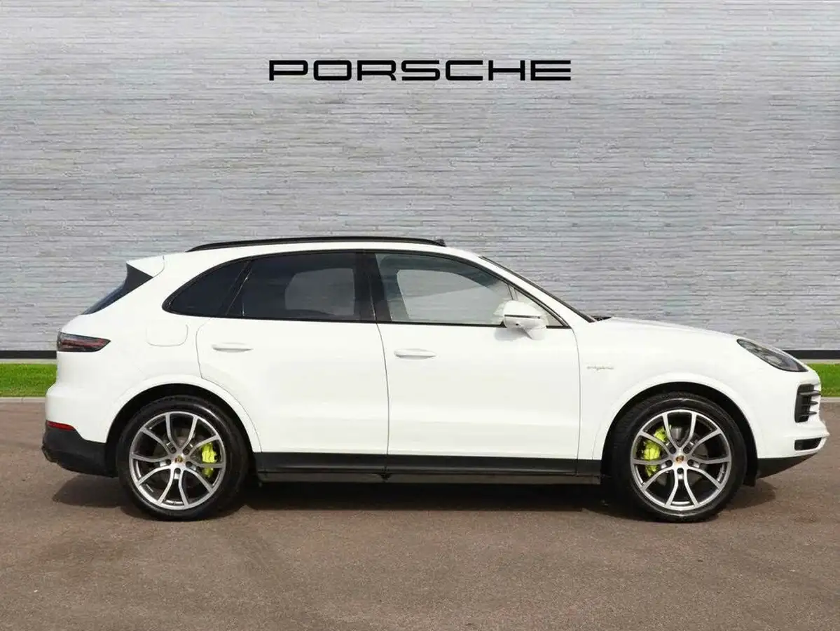 2019-porsche-cayenne-30-v6-e-hybrid-e-hybrid-station-wagon-big-1