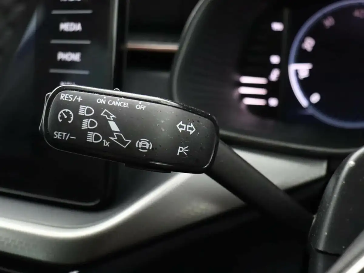 2023-skoda-scala-15-tsi-se-l-big-32
