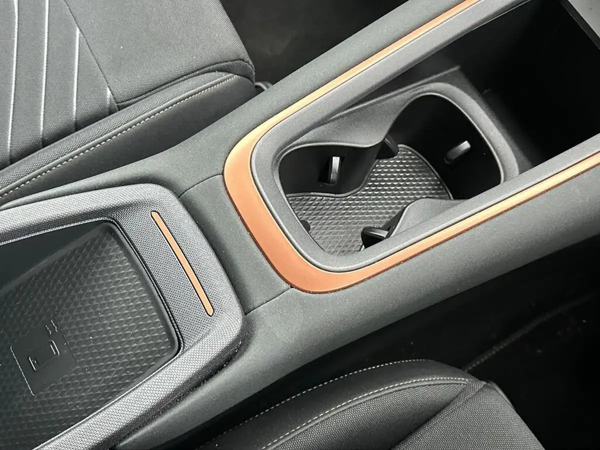2024-cupra-born-e-v2-204ps-58kwh-big-23