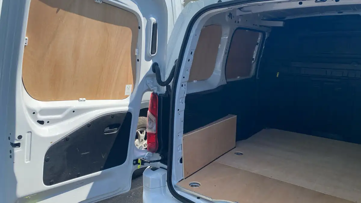 2023-citroen-berlingo-15-bluehdi-1000-driver-edition-130pseu6d-eat8-big-37