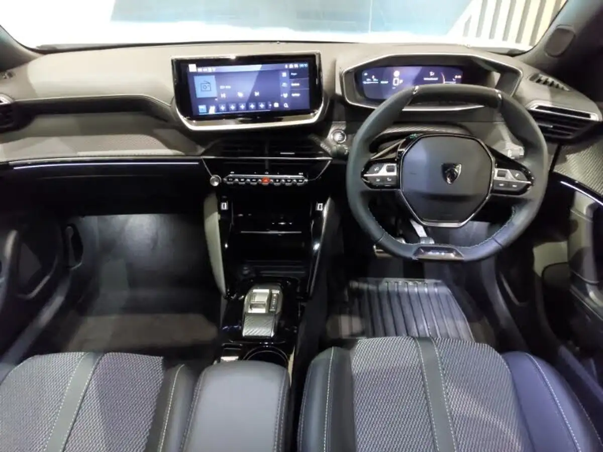 2025-peugeot-2008-suv-e-gt-136ps-50kwh-big-2