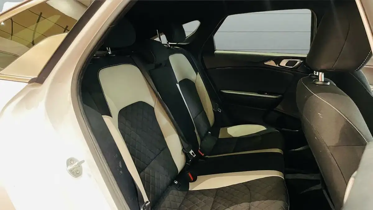 2020-kia-pro-ceed-16crdi-gt-line-dct-big-12