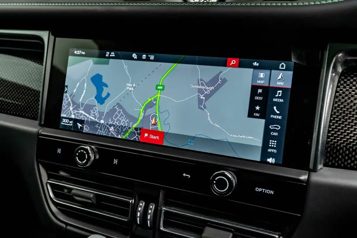 2024-porsche-macan-29-v6-gts-big-23