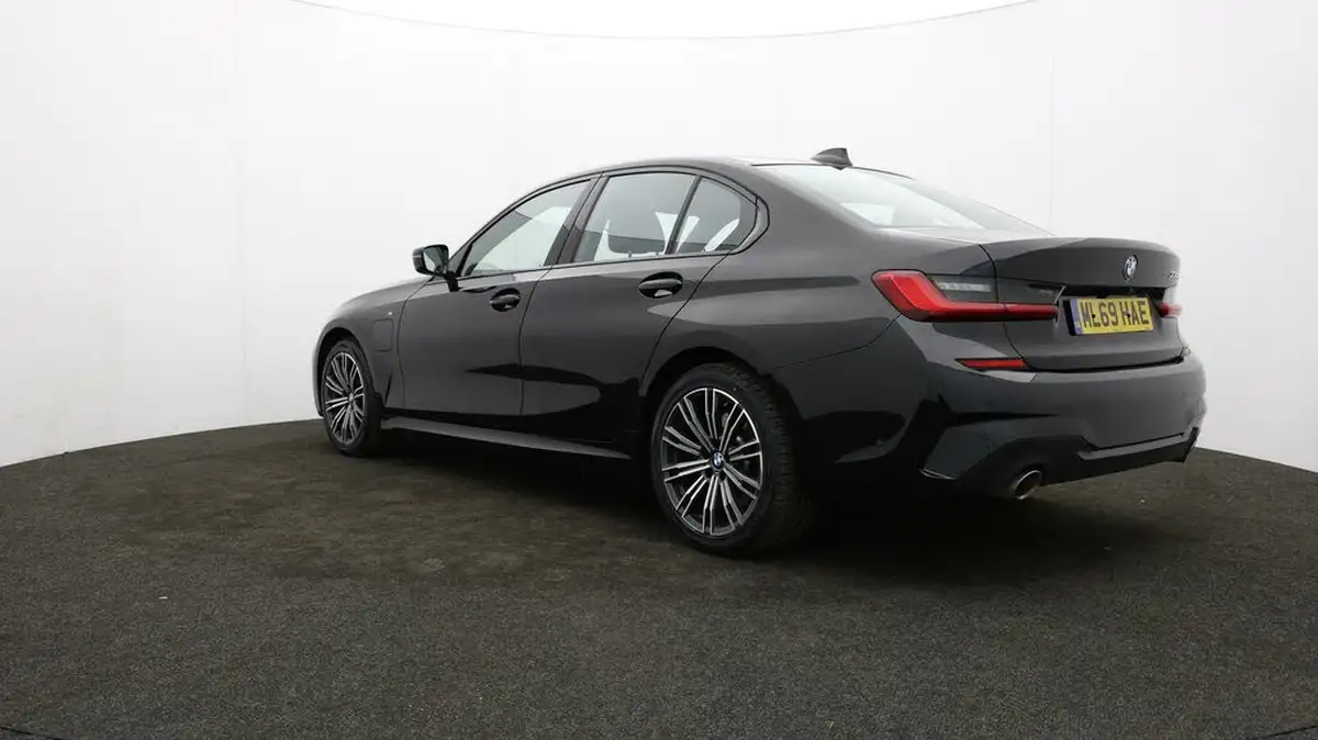 2019-bmw-3-series-20-330e-m-sport-plus-pack-big-67