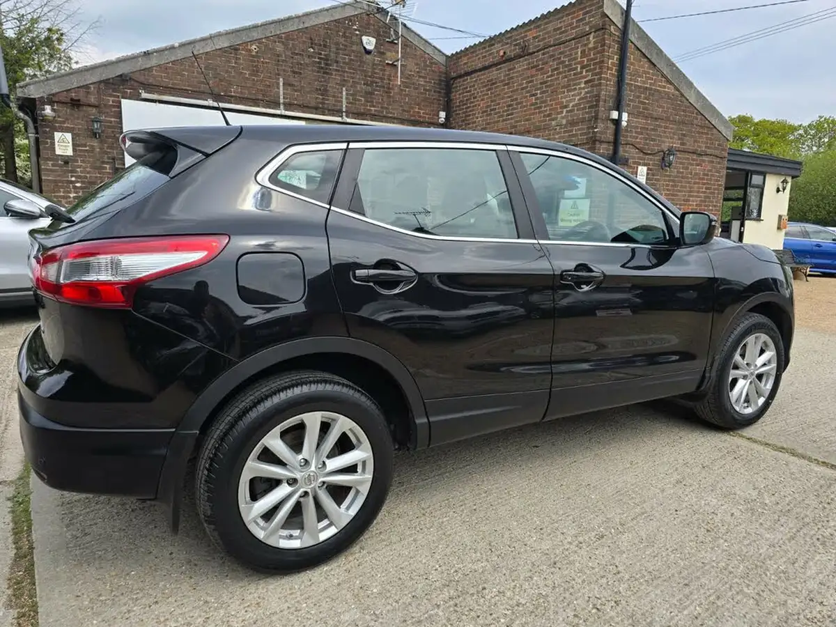 2015-nissan-qashqai-12-acenta-dig-t-115ps-smart-vision-pack-big-5