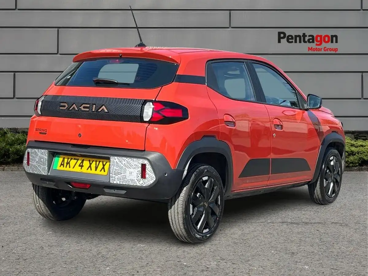2025-dacia-spring-cargo-e-extreme-big-3