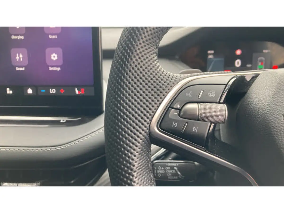 2023-skoda-enyaq-e-85x-sportline-plus-station-wagon-big-21