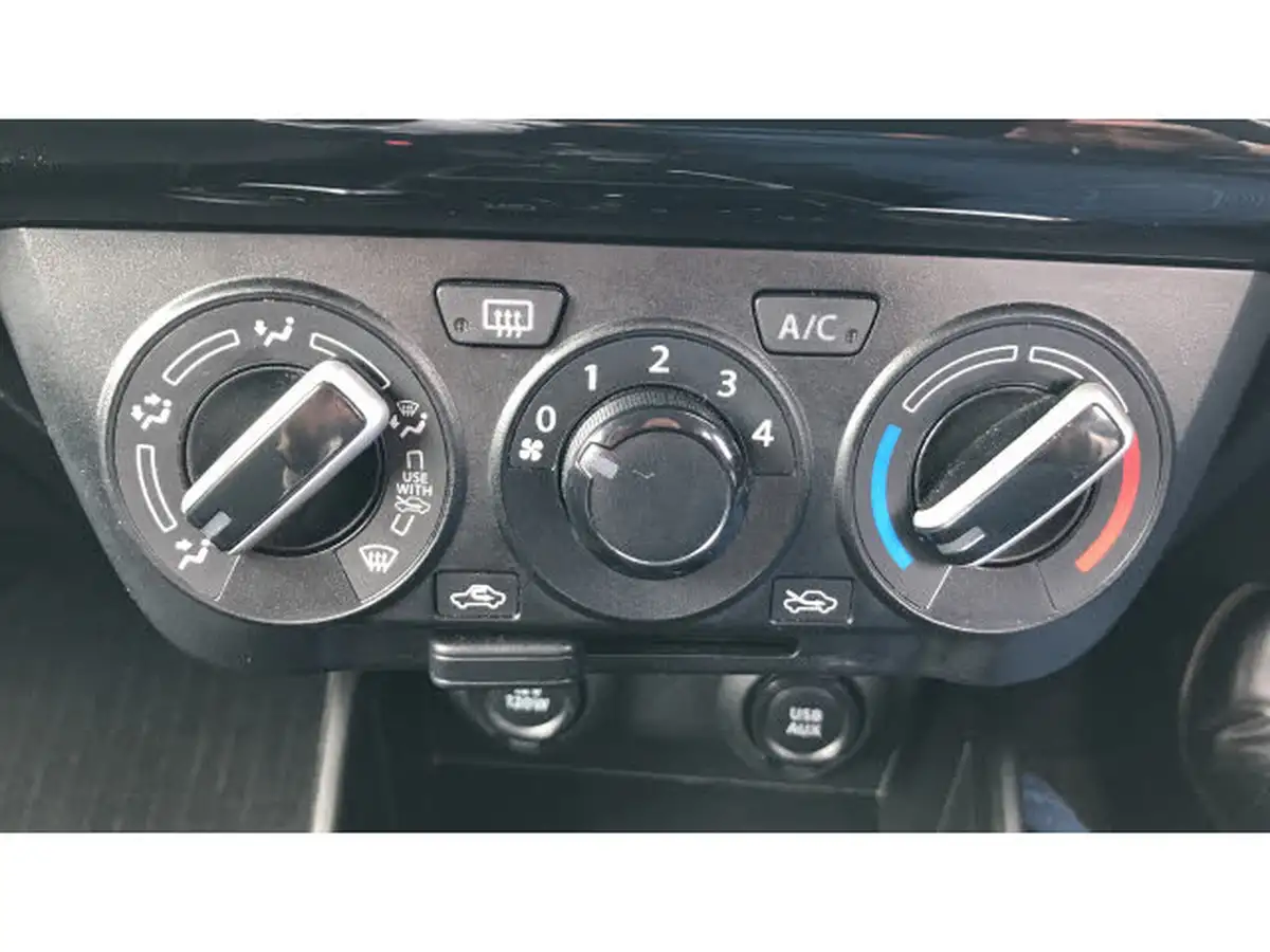 2024-suzuki-swift-12-dualjet-sz-t-big-39
