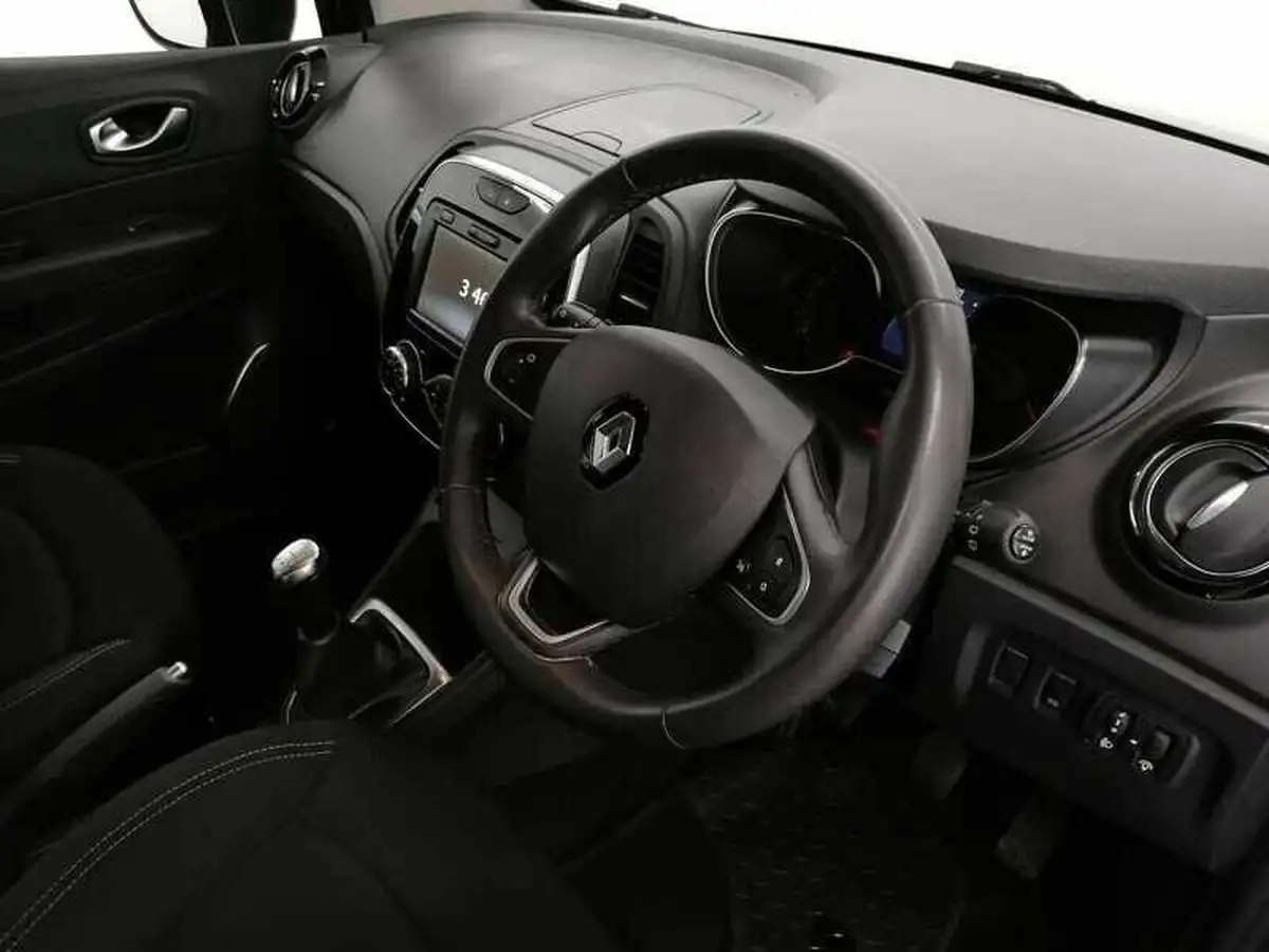 2019-renault-captur-09-tce-iconic-big-9
