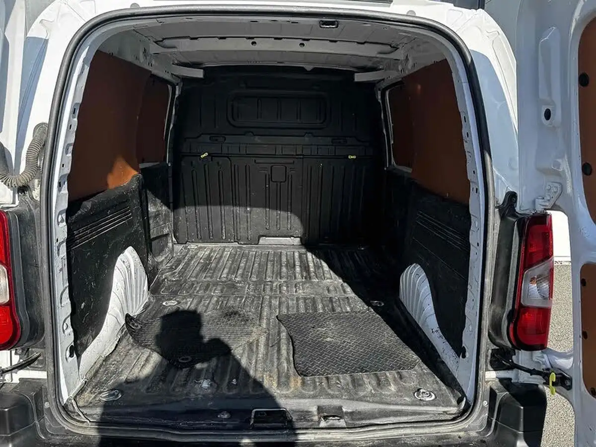 2022-toyota-proace-city-15d-icon-l2-big-18