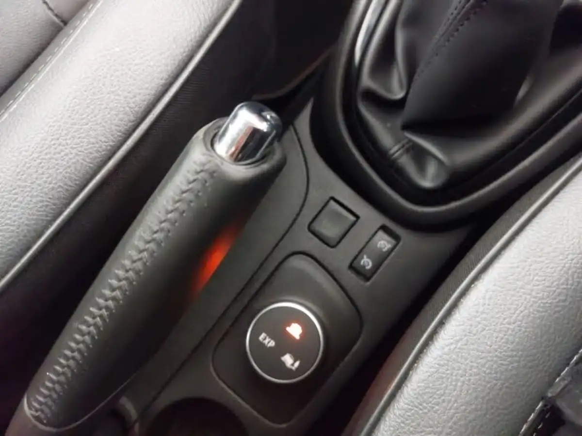 2017-renault-captur-09-signature-nav-big-16