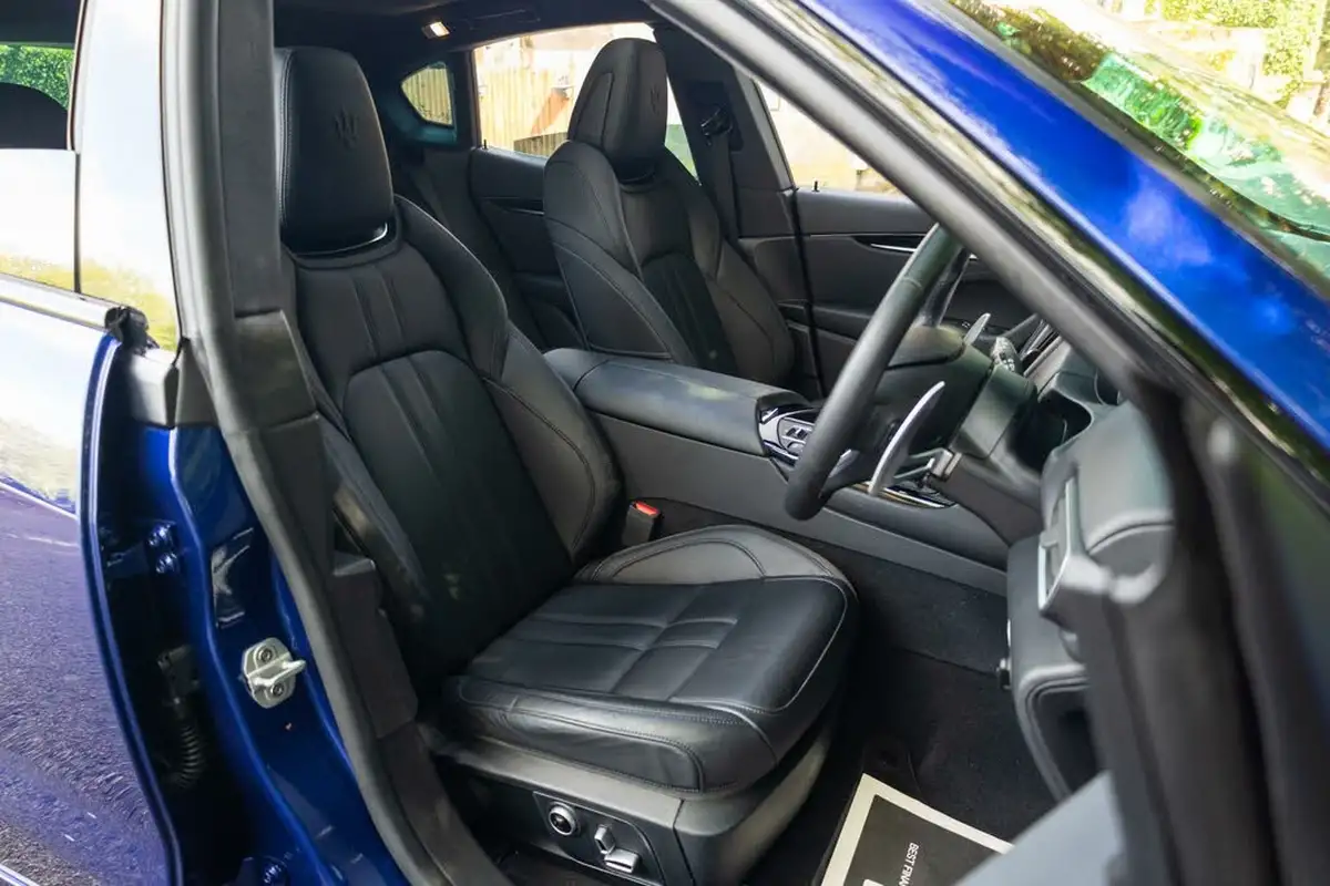 2022-maserati-levante-big-24