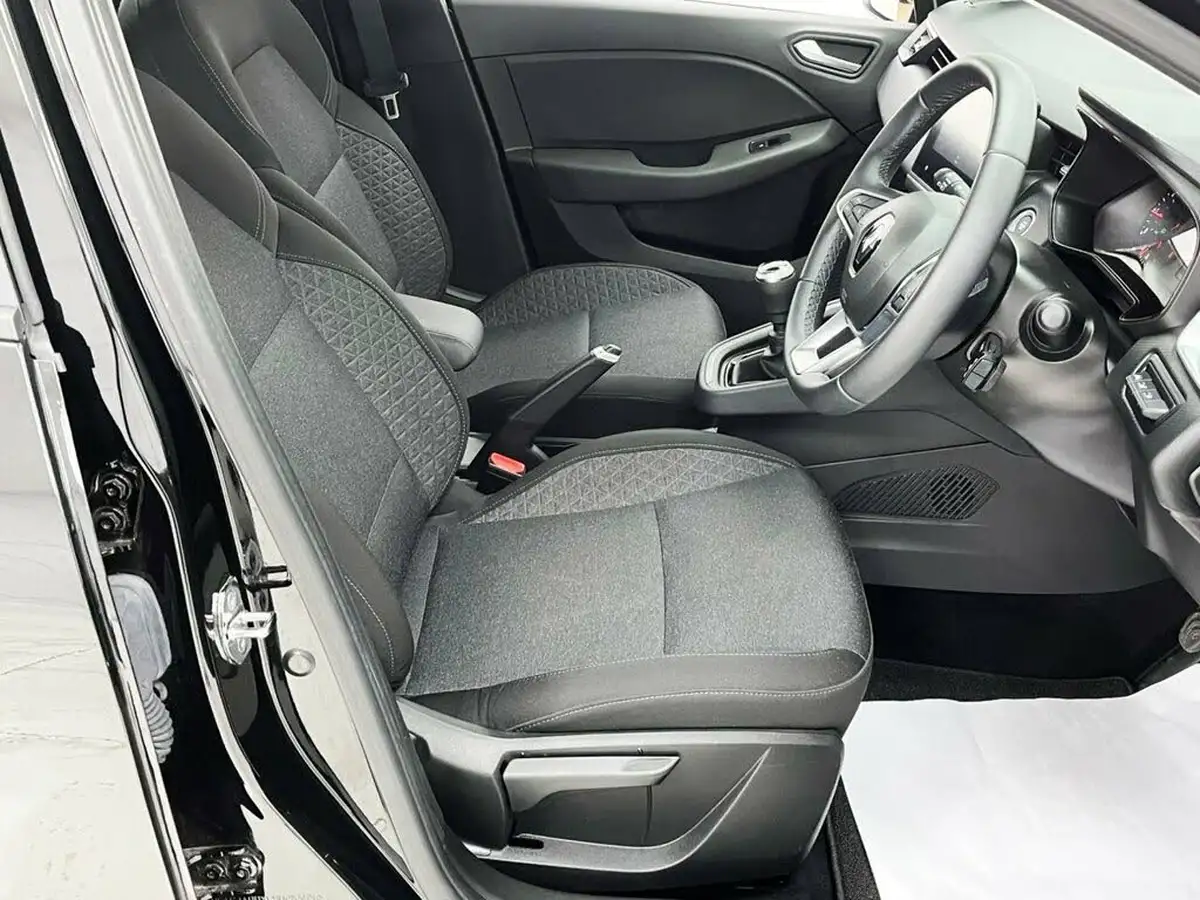 2022-renault-clio-10-tce-iconic-edition-big-26