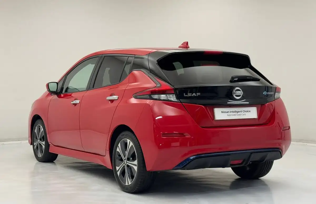 2021-nissan-leaf-e-tekna-big-8