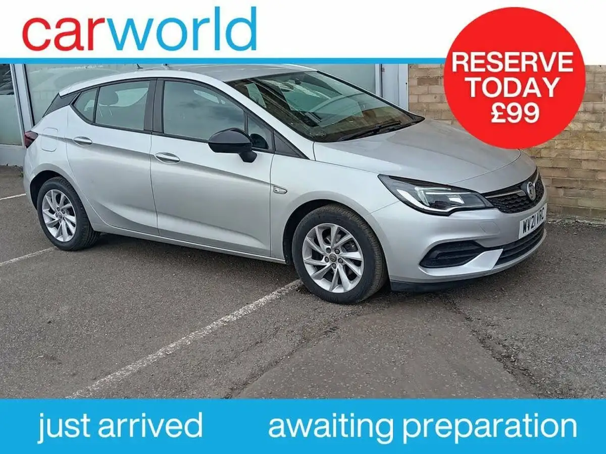 2021-vauxhall-astra-15-turbo-d-se-122ps-hatchback-big-0